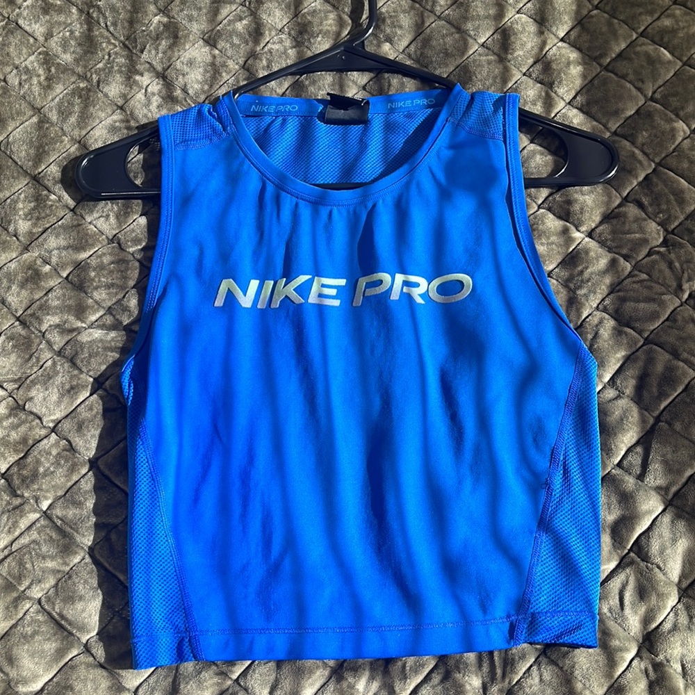 Nike muscle tank in size S.